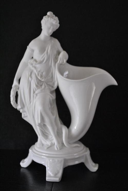 Statuette en porcelaine et biscuit femme antique dénudée, Antiquités & Art, Antiquités | Porcelaine, Enlèvement ou Envoi