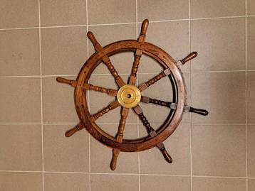 Houten boostroer beschikbaar voor biedingen