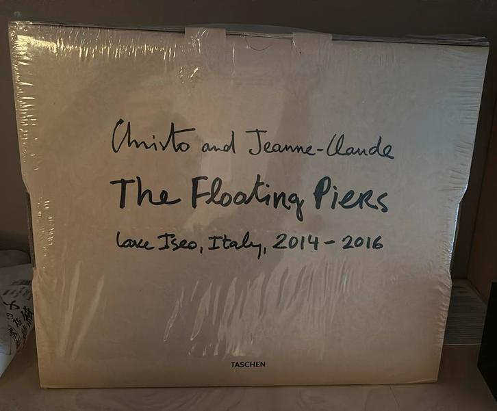 Christo and Jeanne-Claude. The Floating Piers SOLD OUT, Boeken, Kunst en Cultuur | Beeldend, Nieuw, Overige onderwerpen, Ophalen of Verzenden
