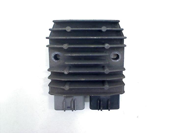 REGULATEUR DE TENSION Yamaha (FH012AA), Motos, Pièces | Yamaha, Utilisé