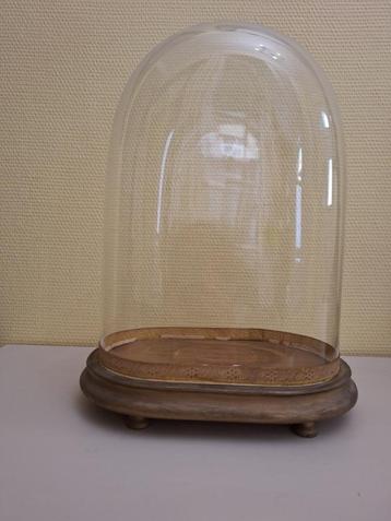 Ancien globe en verre avec socle beschikbaar voor biedingen