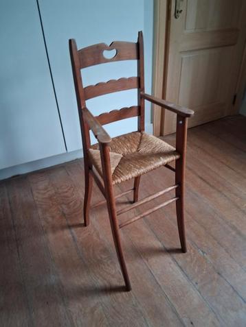 Kinderstoel inhout met zitvlak in rietvlechtwerk, Kinderen en Baby's, Kinderstoelen, Ophalen, Gebruikt