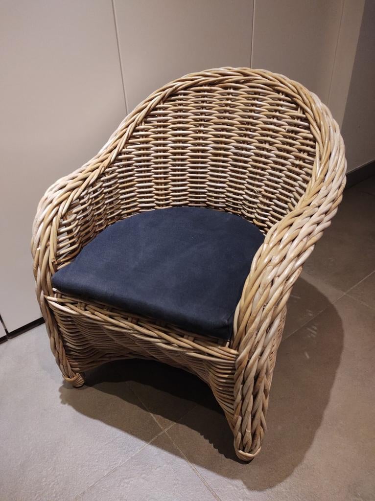 Rieten kinderzeteltje met kussentje, Kinderen en Baby's, Kinderkamer | Tafels en Stoelen, Ophalen, Gebruikt, Stoel(en)