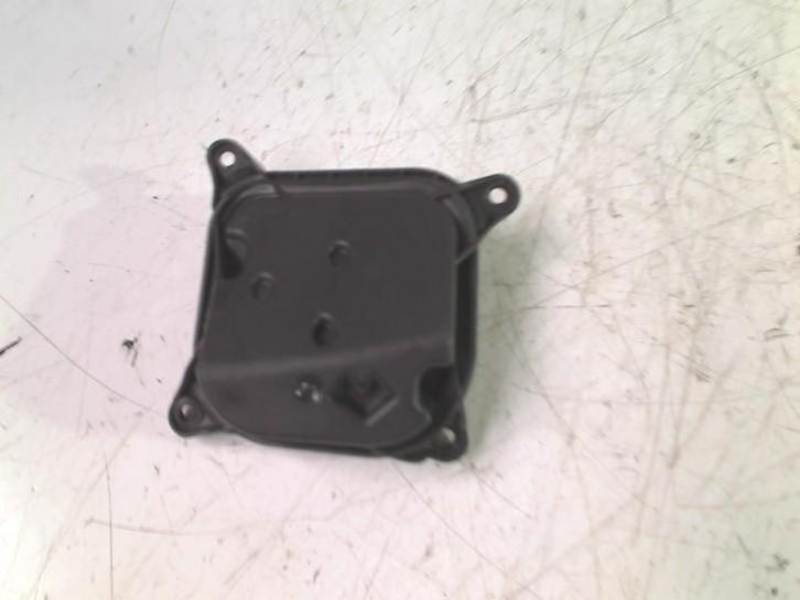 KOPLAMP HOUDER RECHTS Audi A6 (C7) (19908502R), Auto-onderdelen, Verlichting, Audi, Gebruikt