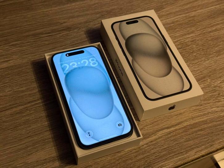 iPhone 15 128GB Zwart | Kleine barst achterkant, Telecommunicatie, Mobiele telefoons | Apple iPhone, Zo goed als nieuw, 128 GB