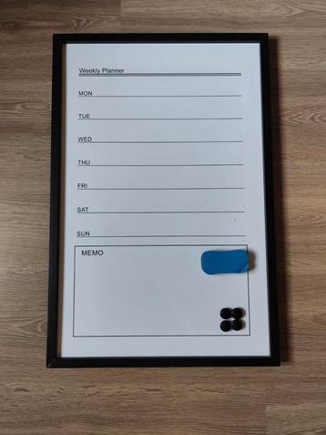 Agenda sur tableau blanc, Enlèvement, Comme neuf