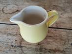 Vintage melkkan Boch Frères La Louvière pastel geel., Antiek en Kunst, Antiek | Servies los, Ophalen of Verzenden