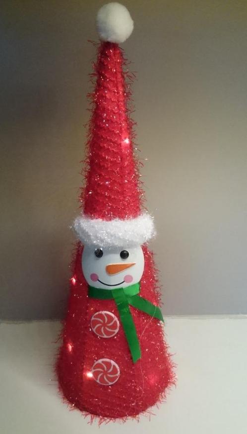 kerst kegel-cone 40cm rood sneeuwman + mini led lichtjes, Diversen, Kerst, Nieuw, Ophalen of Verzenden