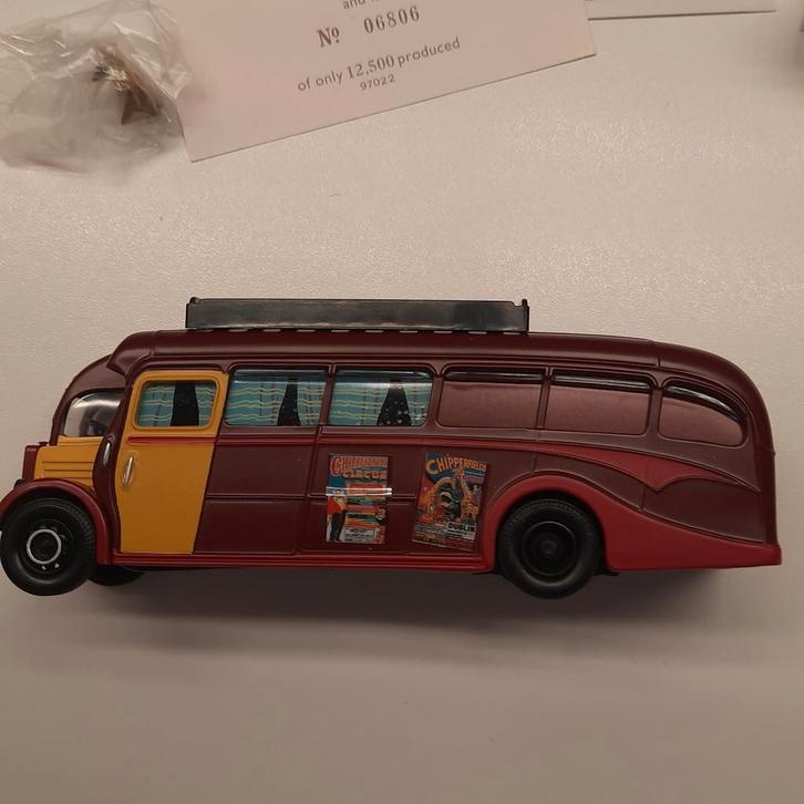 CORGI CLASSICS nr.97022*CHIPPERFIELDS*AEC REGAL LIVING*MIB*L, Hobby en Vrije tijd, Modelauto's | 1:50, Nieuw, Bus of Vrachtwagen