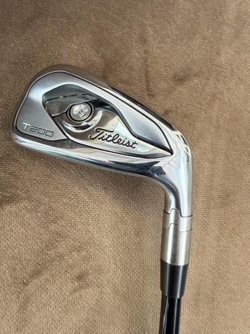 Titleist t200 ijzer 7 beschikbaar voor biedingen
