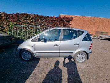 A140 benzine 64.000 kms automatique 2004, Autos, Achat, 5 portes, Vitres électriques, 5 places