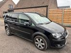 Volkswagen cross touran 2.0 TDI 170pk bj 2008 met 234000 km, Auto's, Volkswagen, Parkeersensor, Monovolume, Zwart, Leder