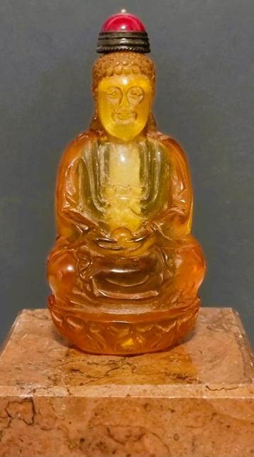 Tabatière Buddha avec cuillère disponible aux enchères