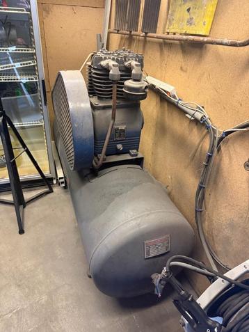 Compressor 500l  beschikbaar voor biedingen