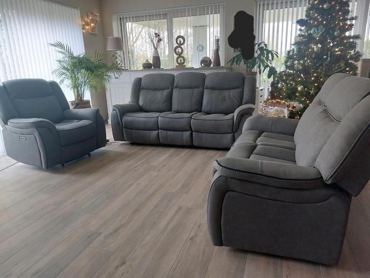 Nouveau salon avec espace détente, Maison & Meubles, Canapés | Coins salons complets, Enlèvement