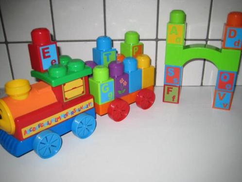 mega bloks treintje met A B C blokken, Kinderen en Baby's, Speelgoed | Bouwstenen, Ophalen of Verzenden