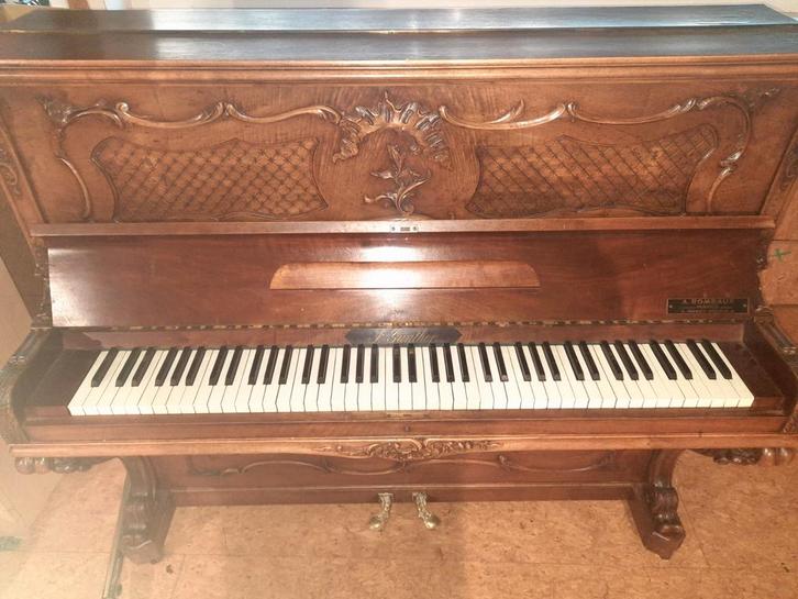 5 pianos. 4 met toetsen gekleurd., Muziek en Instrumenten, Piano's, Gebruikt, Piano, Bruin, Ophalen