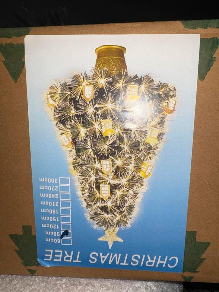 2x kerstboompje met verlichting en versiering, Diversen, Kerst, Zo goed als nieuw, Ophalen