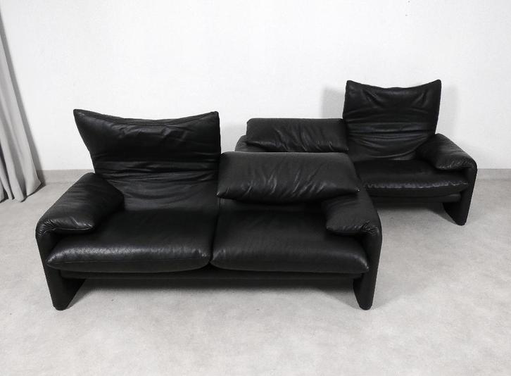 2 x Cassina Maralunga 2,5 zit - zwart leder, Huis en Inrichting, Zetels | Zetels, Zo goed als nieuw, Rechte bank, Tweepersoons