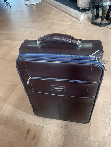 Lederen McGregor Trolley beschikbaar voor biedingen