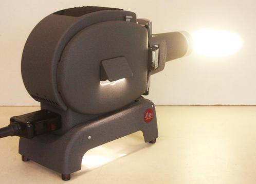 Leitz Wetzlar Prado Diaprojector / Made In Germany, Audio, Tv en Foto, Diaprojectoren, Zo goed als nieuw, Ophalen of Verzenden