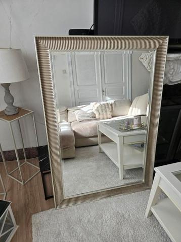 Grand miroir doré  beschikbaar voor biedingen