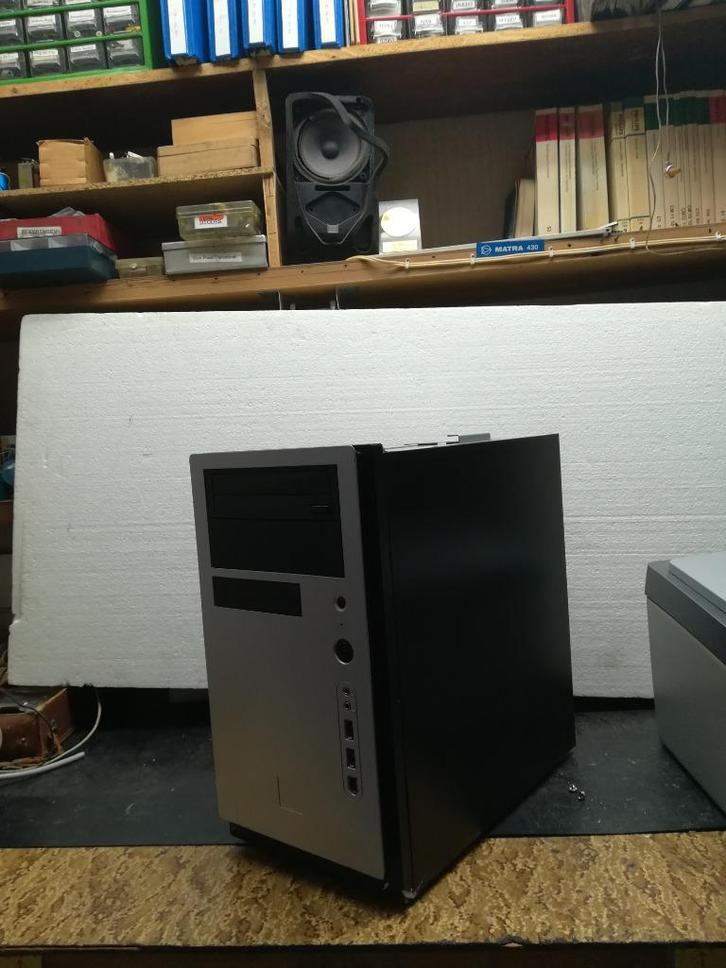 Mini Tower PC kast, Computers en Software, Computerbehuizingen, Zo goed als nieuw, Ophalen
