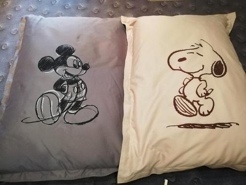 Als nieuw Hondenkussen of zitzakken Mickey mouse en snoopy, Maison & Meubles, Sièges-poires, Comme neuf, Enlèvement