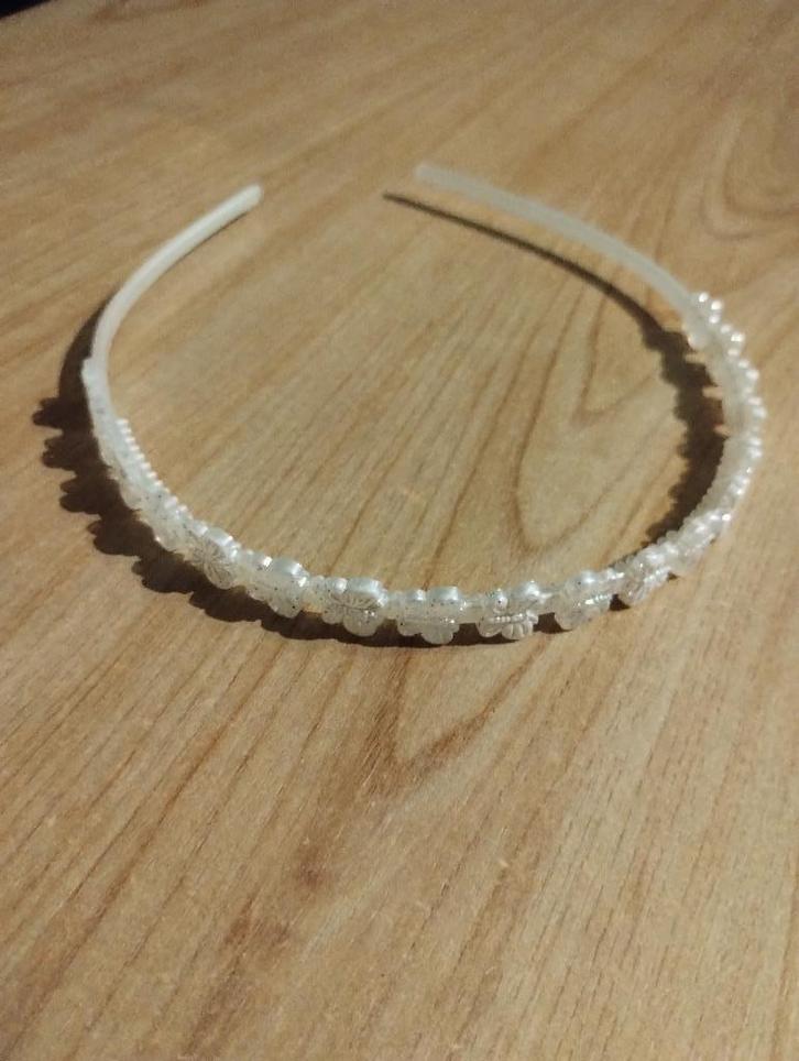 Witte glitter diadeem met vlinders, Handtassen en Accessoires, Uiterlijk | Haarverzorging, Nieuw, Overige typen, Ophalen of Verzenden