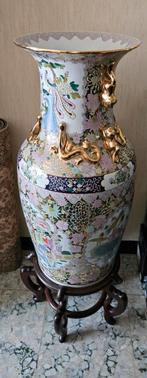 Chines vaas met stempel en sokkel, Antiquités & Art, Antiquités | Vases, Enlèvement ou Envoi