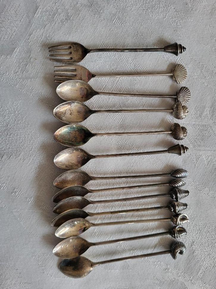 Cuillères et fourchettes en métal argenté avec coquille, Antiquités & Art, Curiosités & Brocante, Enlèvement ou Envoi