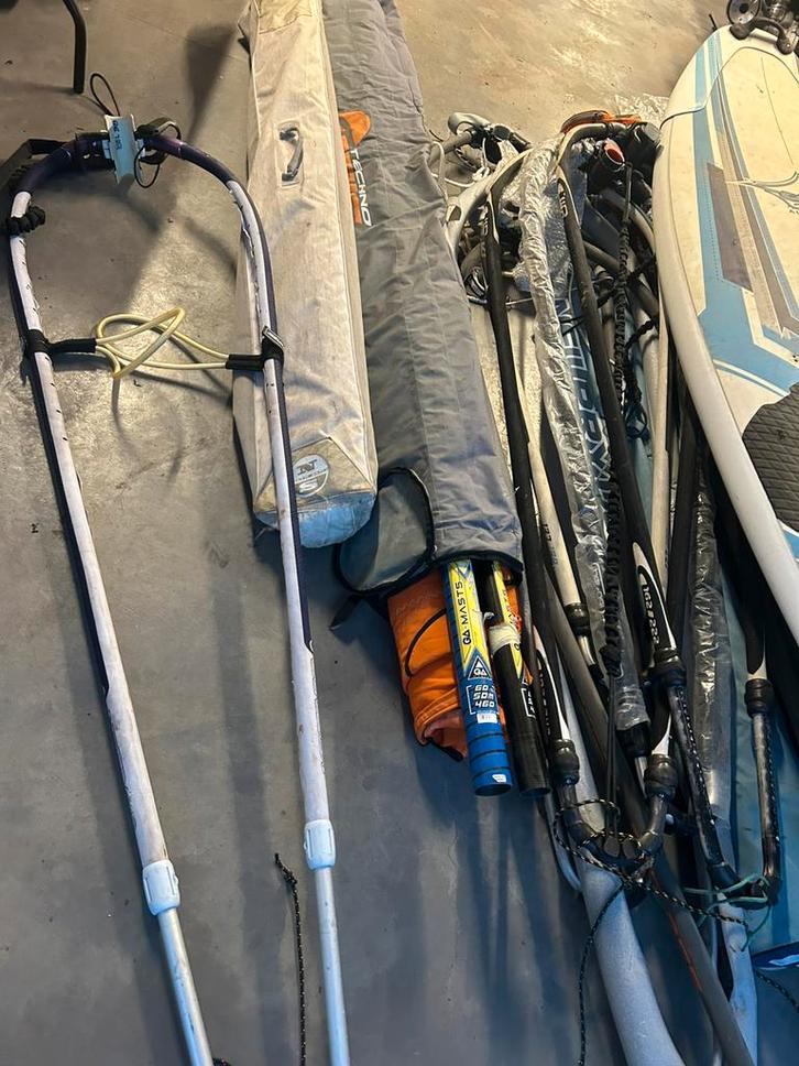 Windsurfmateriaal, Sports nautiques & Bateaux, Planche à voile, Comme neuf, Enlèvement