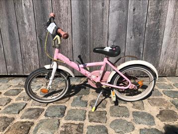 Leuke meisjes en kinder fietsjes beschikbaar voor biedingen