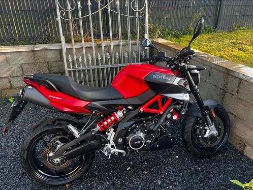 Moto - Aprilia Shiver 900 - 2021 - Nieuwstaat, Motoren, Motoren | Aprilia, Particulier, Naked bike, meer dan 35 kW, 2 cilinders