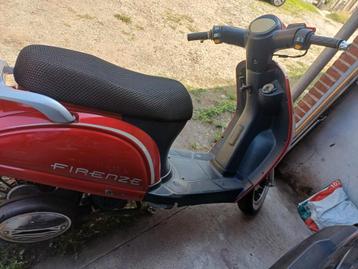 Belle trottinette Firenze rouge au look Vespa — construite e, Enlèvement, Comme neuf, Vespa