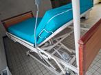 Lit médicalisé avec matelas en bon état de fonctionnement, Enlèvement, Comme neuf