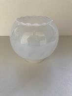 Antiek wit glazen lampenkap voor tafellamp of olielamp, Antiek en Kunst, Ophalen