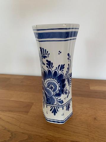 Vaas DELFTS BLAUW beschikbaar voor biedingen