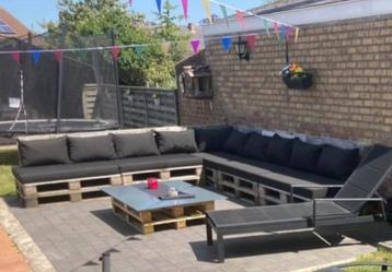 Loungekussens in prima staat beschikbaar voor biedingen
