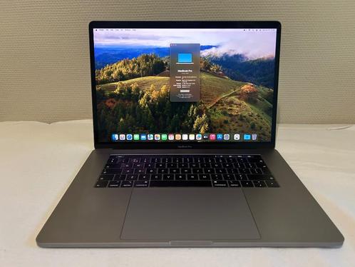 Macbook Pro 2018 | AMD Pro, Computers en Software, Apple Macbooks, Zo goed als nieuw, MacBook, 15 inch, 3 tot 4 Ghz, 256 GB, 16 GB