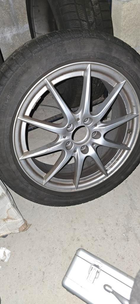 Jantes 17 pouces Mercedes + pneus hiver, Autos : Pièces & Accessoires, Pneus & Jantes, Pneu(s), Pneus hiver, 17 pouces, Enlèvement