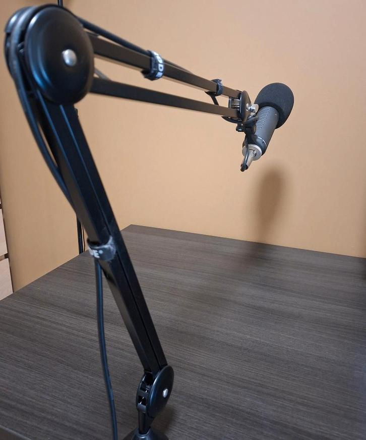 Rode Procaster + Arm + Audio Interface!, Muziek en Instrumenten, Microfoons, Zo goed als nieuw, Studiomicrofoon, Ophalen of Verzenden