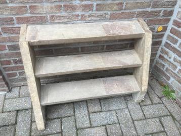 houten trap beschikbaar voor biedingen