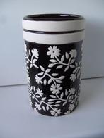 VAAS BLOEMPOT ZWART ECRU MET BLOEMEN 23 CM NIEUW, Huis en Inrichting, Woonaccessoires | Vazen, Zwart, Aardewerk of Porselein, Nieuw