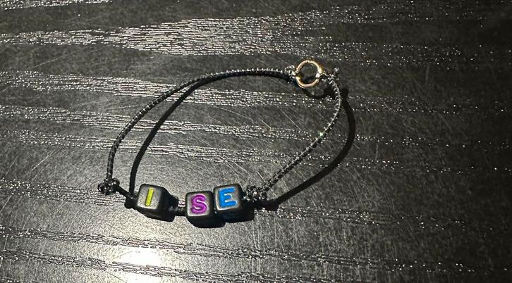 Zelfgemaakte armbandjes, Bijoux, Sacs & Beauté, Bracelets, Neuf, Autres couleurs, Avec bracelets à breloques ou perles, Enlèvement ou Envoi