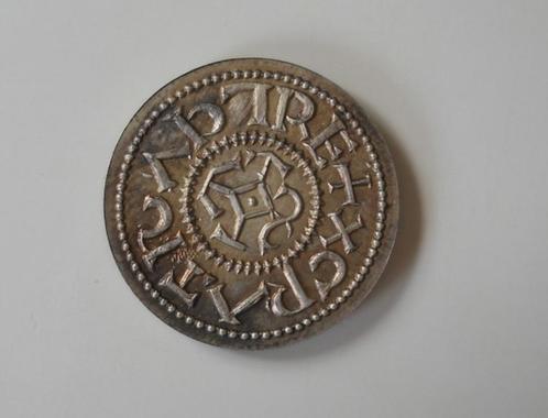 Reproduction moderne (1977) d'un denier carolingien, Postzegels en Munten, Munten | België, Zilver, Ophalen of Verzenden