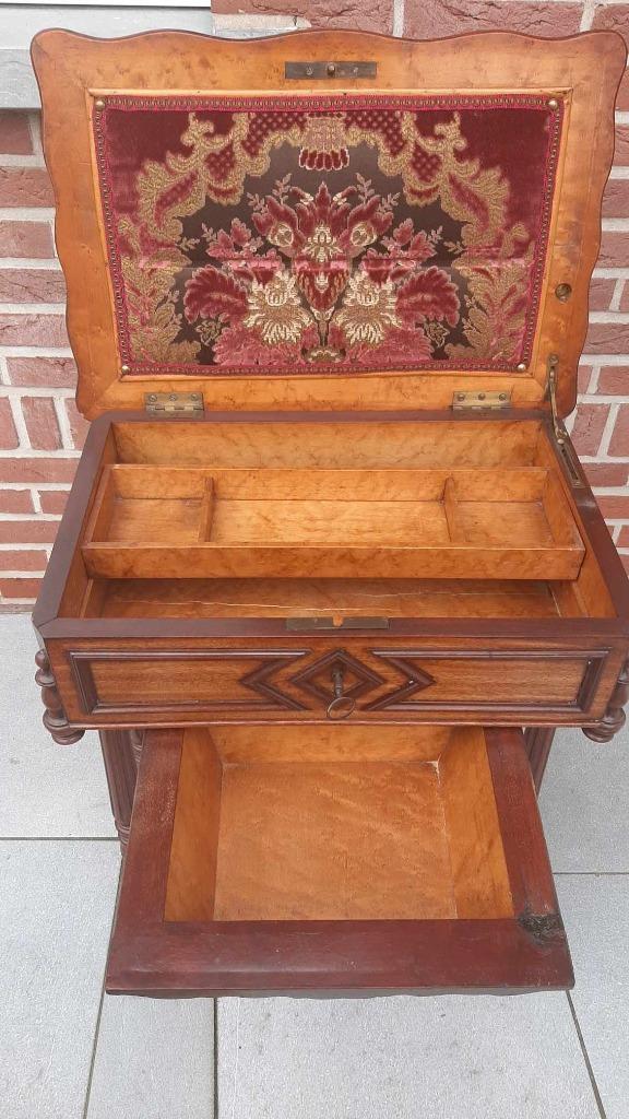 ANTIEK KASTJE - TAFEL ANTIEK, Antiek en Kunst, Antiek | Meubels | Kasten, Ophalen