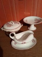 Plat, soupière et saucière en faïence, Enlèvement