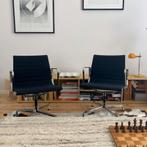 2 fauteuils EA108 de Charles & Ray Eames pour Vitra (noir), Enlèvement