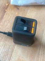 gopro hero  charger  + 3 battery, Ophalen of Verzenden, Zo goed als nieuw